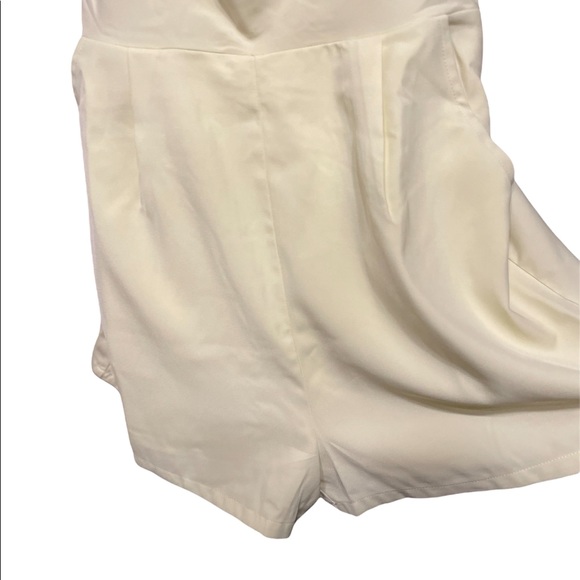 2/$20 Le Lis Collection Light Yellow Sleeveless Dressy Romper Size Small - Picture 4 of 9